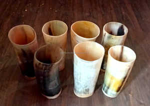 Tasse en verre à corne à boire de haute qualité artisanat naturel pour hôtels décor à la maison et fêtes - Product Image 2