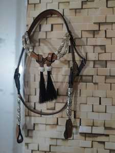 Têtière de cheval en cuir véritable de style western avec broderie perlée turquoise et fermeture à boucle réglable - Product Image 5