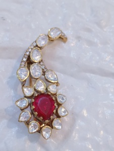 Broche vintage en or 18 carats avec rubis et diamants taille poire sertis griffe, style goutte d'eau, bijoux fins pour femme, accent de mariage - Product Image 2