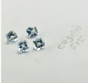 Piedra Preciosa Suelta de Aguamarina, Corte Cojín 4x4mm, Azul Claro, para Diseño de Collares Finos, Piedras Calibradas - Product Image 2