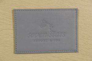 Tarjetero Delgado de Cuero Genuino con Logotipo Personalizado, Impermeable y Minimalista - Product Image 2