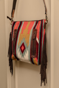 Venta al por mayor mano Tooled Saddle Blanket bolso de hombro de cuero genuino con borla occidental de alta calidad ocultar llevar monedero para mujeres - Product Image 4