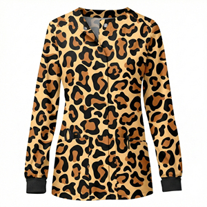 Chaquetas Quirúrgicas Personalizables al por Mayor con Estampado Floral, Manga Larga, Cierre a Presión y Bolsillos con Parche - Product Image 4