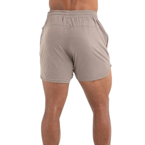 Pantalones cortos de malla transpirable para hombre con cordón en la cintura y bolsillos, ropa deportiva informal, cortos, de poliéster tejido, color gris. - Product Image 2