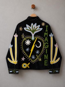 Veste brodée Suzani en velours noir avec motif Œil protecteur et Hamsa, style Bohème pour femme, pièce audacieuse et authentique, manteau artisanal d'art populaire - Product Image 2