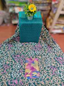 Robe Jacquard de Luxe pour Dirac, pour Mariage Formel et Tenue Décontractée, Légère, Base Verte avec Motif Abstrait Feuillage - Product Image 5