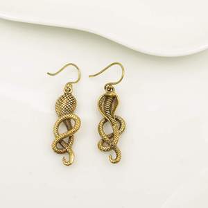 Pendientes Colgantes de Serpiente de Latón Chapado en Oro Antiguo, Diseño Animal Vintage, Joyería de Moda Unisex - Product Image 2