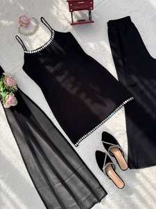 Conjunto de Diseño Atemporal Estilo Ícono de los 90, Elegante Ropa Étnica, Kurta de Georgette Sintética Completamente Cosida, Pantalón Corte Boot y Dupatta - Product Image 5