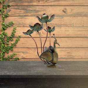 Porte-bougie artisanal indien en forme de paon et de lotus, conçu pour une décoration à la lumière douce sur les tables de restaurant - Product Image 2