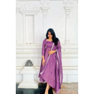 ชุดราตรีผ้าตาข่ายลายทแยงด้านล่างพร้อมลาเวนเดอร์ dupatta มาใหม่ - Product Image 1