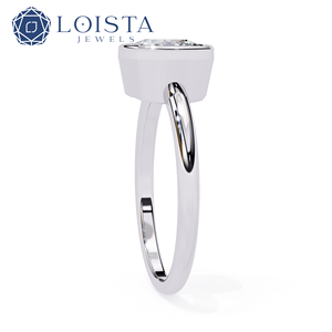 Anillo de compromiso de oro con diamante de laboratorio de corte cojín alargado para bodas - Product Image 3