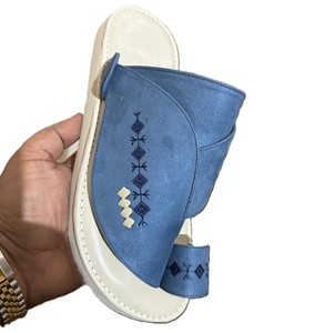 Zapatillas Árabes de Cuero Sintético de Alta Calidad con Suela Suave de PU Antideslizante y Elegante para Comodidad y Estilo, Moda Saudí en 2026 - Product Image 2