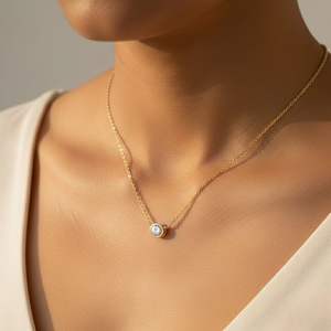 Collar Solitario con Diamante Ovalado de 1.00CTW con Engaste de Bisel - Product Image 6