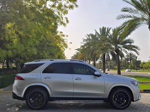 Obtenez un SUV de luxe d'occasion 2021 GLE 350 Edition - Product Image 1