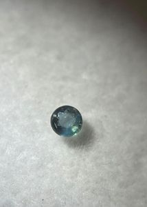 Alexandrite, pierre naturelle facettée de taille ronde, changeant de couleur. - Product Image 4