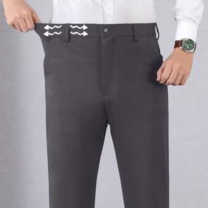 Pantalones deportivos plisados de golf para hombre en gris carbón con tela elástica en cuatro direcciones que absorbe el sudor, ideales para pickleball, pádel, tenis y entrenamiento. - Product Image 4