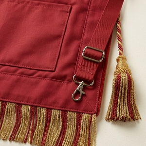 Delantal Masónico Personalizado, Material Principal de Cuero, Tela Blanca Resistente al Agua, Ribete de Terciopelo Rojo, Flecos Bordados en Oro, Francmasonería - Product Image 6
