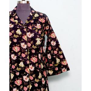 เสื้อเชิ้ตยาวทรงคิโมโนผ้าฝ้ายแท้ 100% สำหรับงานกลางคืน/งานทางการ ลายดอกไม้ คอวี แขนสามส่วน เปิดด้านหน้า สำหรับผู้หญิง - Product Image 2