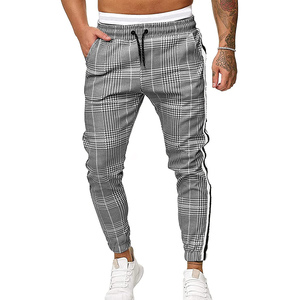 Pantalons de jogging légers et décontractés pour hommes, mode streetwear moderne avec finitions soignées, en vente. - Product Image 1