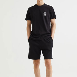 Camisetas de material transpirable y duradero con pantalones cortos a juego, conjunto de pantalones cortos 100% algodón para venta en línea, ropa informal en oferta. - Product Image 2