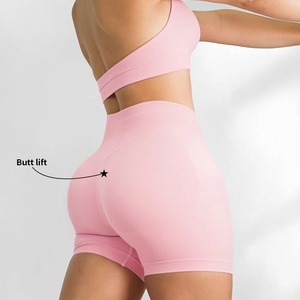 Ensemble de sport de luxe 3 pièces pour femme : soutien-gorge de sport personnalisé, leggings et pantalon, haute qualité, avec logo - Product Image 4