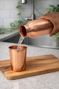 Bouteille d'eau en cuivre massif, étanche, réutilisable, pour le stockage d'eau ayurvédique, idéale pour la maison, le bureau, la salle de sport et les voyages - Product Image 5