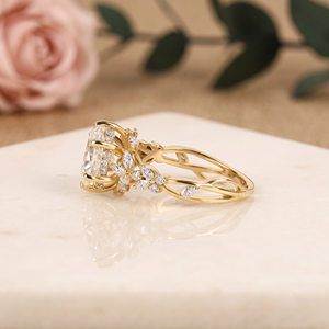 Anillo de plata de ley 925 con corte ovalado, anillo de moissanita, anillo con diseño floral, anillo de compromiso único, anillo de boda, joyería nupcial para mujer - Product Image 2