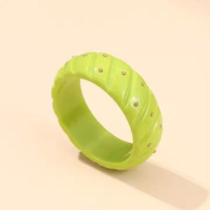 Brazalete de Resina Tallado a Mano Personalizado, Decoración de Mesa Moderna, Económico a Bajo Precio - Product Image 2