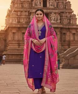 Ensemble haut-bas en coton slub fantaisie brodé avec dupatta, tenue de fête multicolore, vêtement ethnique en stock - Product Image 1