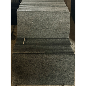 Dalles de terrasse en pierre de lave noire à finition naturelle, qualité supérieure, dalles en pierre naturelle - Product Image 4