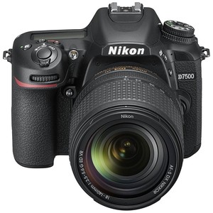 Envío Gratis Cámara Réflex Digital <span class=keywords><strong>Nikon</strong></span> <span class=keywords><strong>D7500</strong></span> + Lente AF-S 18-140mm ED VR Kit de Memoria y Flash NUEVO - Product Image 6