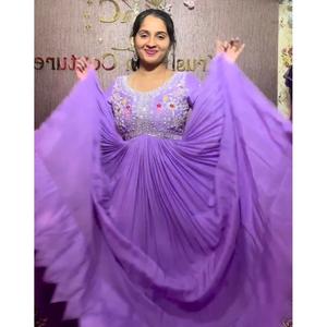 ชุดราตรีปักลายด้วยผ้าไหมฝรั่งเศสพร้อมลาเวนเดอร์ dupatta - Product Image 2