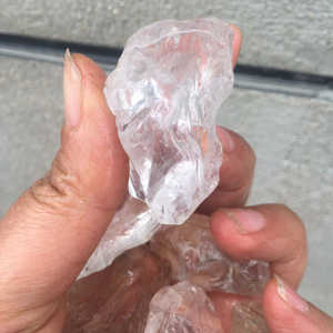 หินคริสตัลสีขาวธรรมชาติ ขนาด 2-4 ซม. 100 กรัม ยี่ห้อแอ็บบอต ของตกแต่งบ้าน ธีมความรัก - Product Image 5