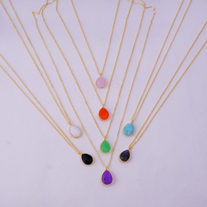 จี้สร้อยคอรูปใบไม้ทำจากอะเมโซไนต์ ประดับทองเหลืองชุบทอง พร้อมสายสร้อยคาร์เนเลียน ดีไซน์ธรรมชาติ ทันสมัย เรียบง่าย สไตล์มินิมอล - Product Image 6