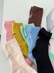 Chaussettes de nuit chaudes et douces en microfibre hautement élastique, épaisses, respirantes, classiques, couleur bonbon, pour l'intérieur, effet pantoufle moelleuse - Product Image 2