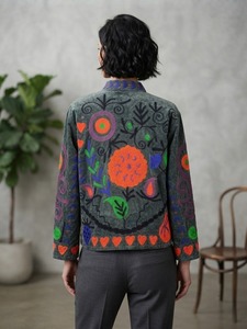 Veste en velours gris Suzani de qualité supérieure pour femme, broderie florale multicolore faite à la main, style bohème, vente en gros, vêtements d'extérieur - Product Image 2