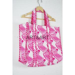 Design Durable Tote Bag Quilted Cotton Thickened Handheld <b>Shoulder</b> <b>Strap</b> with Large Capacity for Gym and Wedding Use - Product Image 4