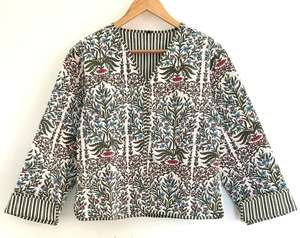 Chaqueta Acolchada de Algodón con Estampado Floral: Abrigo Ligero Reversible Hecho a Mano - Product Image 1