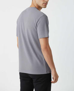 Nouveau design, fabriqué au Pakistan, t-shirts pour hommes en tricot chaud, t-shirt texturé gris à col rond en tricot gaufré, léger et confortable - Product Image 2