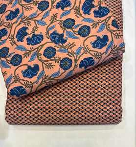 Tissu artisanal pour confection de robes d'été en coton biologique, imprimé floral au bloc, technique tricotée, pour projets d'artisanat et de confection de vêtements amples, vendu au mètre - Product Image 3