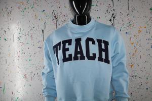 Sudadera TEACH con cuello alto, 450 GSM, nombre personalizado, bordado en aplique, corte holgado, 100% algodón, felpa francesa. - Product Image 2