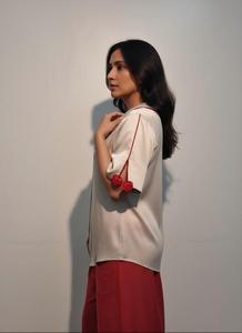 เสื้อเชิ้ตผ้าซาตินเกรดพรีเมียม รุ่นมาเชอรี ไวท์ กิซ่า สำหรับผู้หญิง ซื้อโดยตรงจากซัพพลายเออร์ - Product Image 2