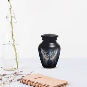 Urne funéraire en aluminium Uzair Handicrafts, finition dégradé bleu profond, emblème ailes d'ange, capacité personnalisable, pour cendres commémoratives - Product Image 2