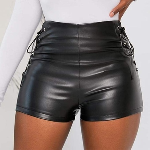Shorts en cuir disco sur mesure pour femmes, shorts sexy pour boîte de nuit, mode féminine, prix abordable, nouveau design. - Product Image 6