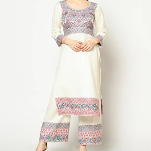 Conjunto de Traje para Mujer Safaa White Acro Wool – Tela sin Coser con Estola – Venta al por Mayor - Product Image 1