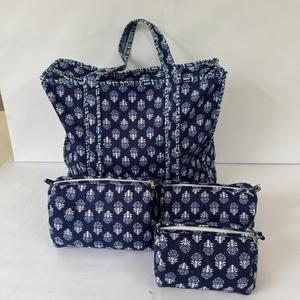 ชุดกระเป๋าถือผ้าฝ้ายลายดอกไม้สีน้ำเงินกรมท่า กระเป๋าโท้ทแบบเย็บลายพร้อมซิป กระเป๋าใส่เครื่องสำอาง และกระเป๋าจัดระเบียบสำหรับเดินทาง - Product Image 3