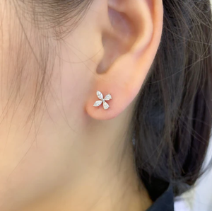 ต่างหูเพชรทรงมาร์คีส์เคลือบโรเดียมทองคำขาว 14K ดีไซน์รูปดอกโคลเวอร์ สำหรับงานแต่งงาน งานครบรอบ และงานปาร์ตี้ - Product Image 6