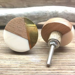 Poignées de tiroir et boutons de meuble en résine de bois de luxe pour commode et salon - Design côtier, écologiques, faits à la main, durables - Product Image 1
