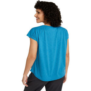 Womens minimal design T shirt clean <b>aesthetic</b> casual wear <b>top</b> for simple stylish everyday outfits - Product Image 4