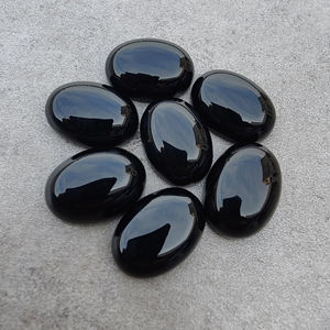 Piedra Preciosa Calibrada de Ónix Negro Natural AAA+ en Forma Ovalada con Reverso Plano, Pulida y Lisa, Disponible al por Mayor - Product Image 4